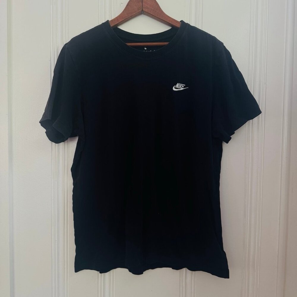 The Nike Tee Black Shirt Size L